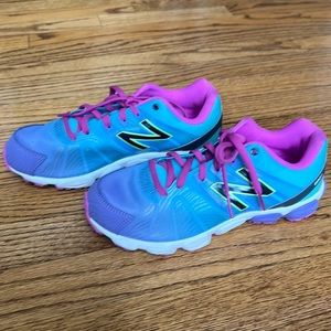 New Balance Girls size 5.5 youth NEW